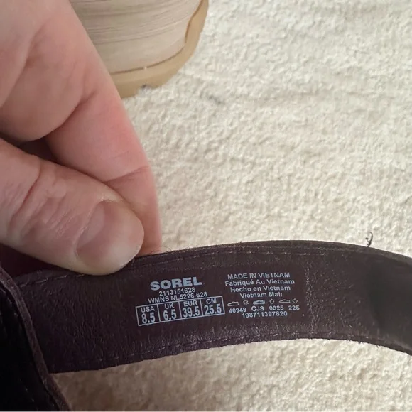 Sorel Burgundy Leather Slingback Clogs with Tan Lug Sole - Picture 3 of 6